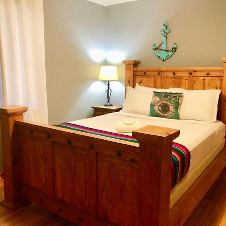 The Cove Bnb Hudson Bend Exteriör bild