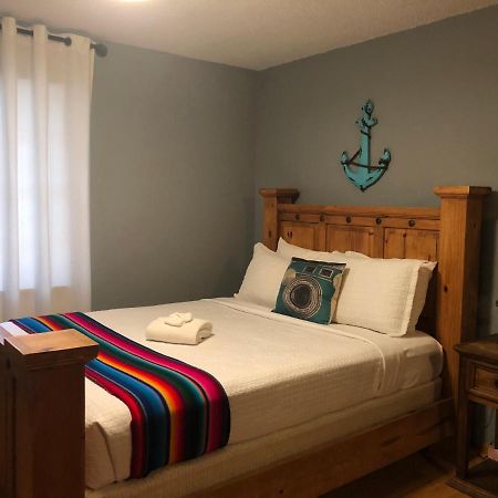 The Cove Bnb Hudson Bend Exteriör bild