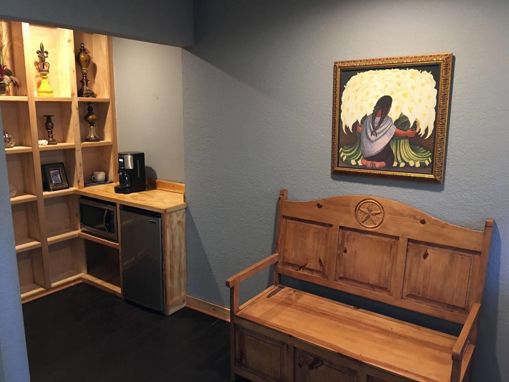 The Cove Bnb Hudson Bend Exteriör bild